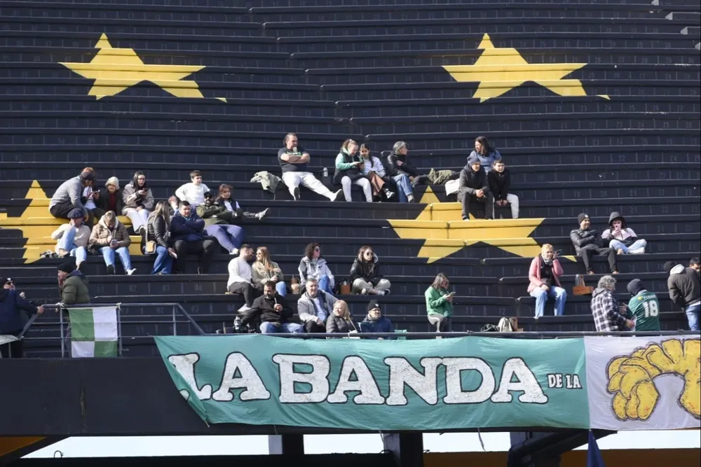 La banda de la rosca del chicharrón sigue a La Luz a todos lados