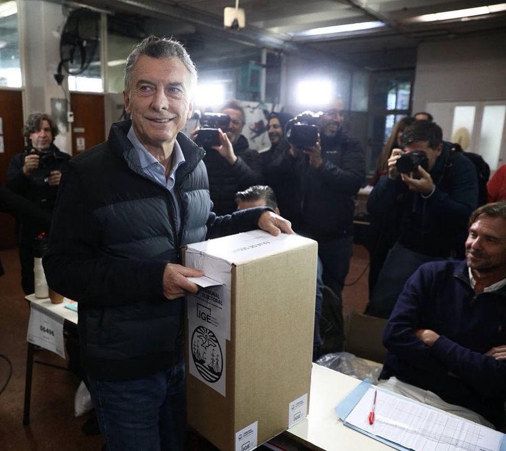 Mauricio Macri votó en el colegio Lenguas Vivas.