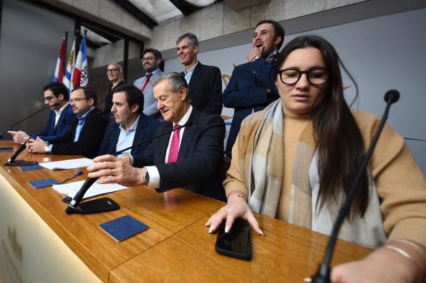 Conferencia del Partido Colorado este lunes al mediodía