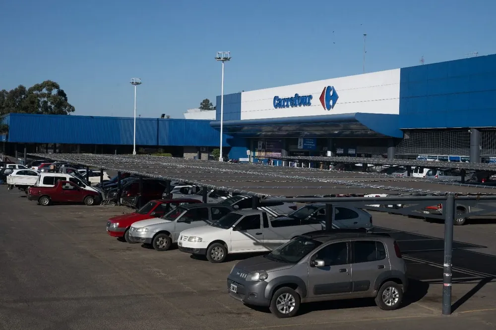 El fenómeno de la diferencia cambiaria se agudizó tras las elecciones primarias de Argentina en agosto