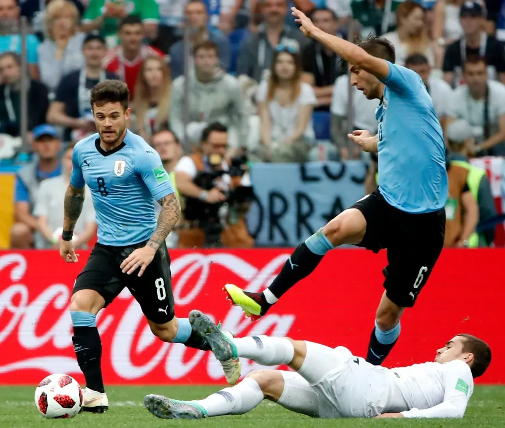 Nandez y Bentancor en el último encuentro ante Francia, por la Copa del Mundo