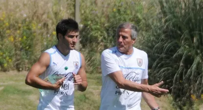 Nicolás Lodeiro, con un esguince en el ligamento lateral interno, no bajó a la cancha y trabajó en el gimnasio