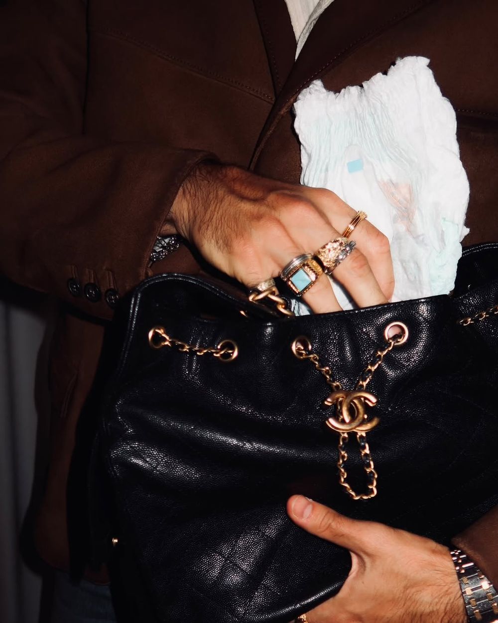 Los anillos que mostr&oacute; Dominik Szoboszlai al llegar a la concentraci&oacute;n de Hungr&iacute;a