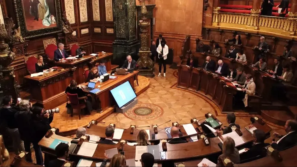 Imagen del pleno del Ayuntamiento de Barcelona