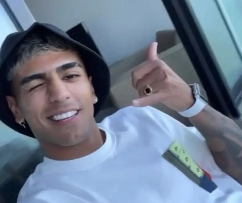 Facundo Torres hace pasar las horas mientras se repone del covid-19