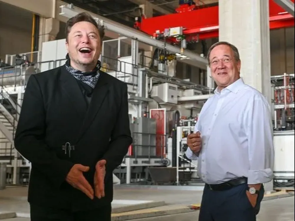 Elon Musk, en una visita a la fábrica berlinesa de Tesla