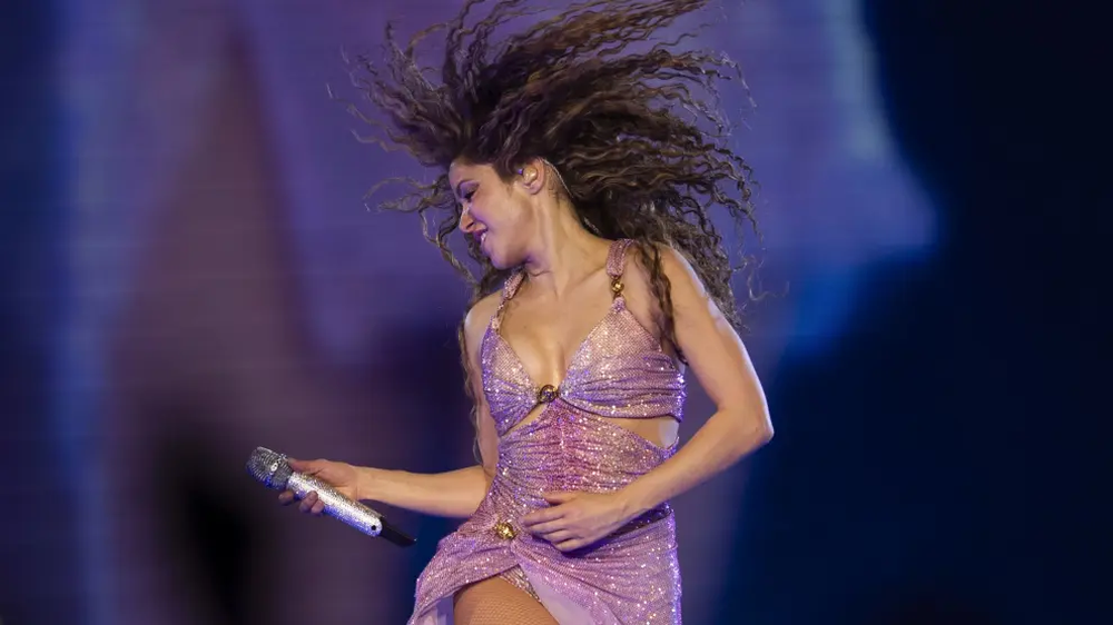 Shakira, en una de las presentaciones de su gira Las mujeres no lloran.