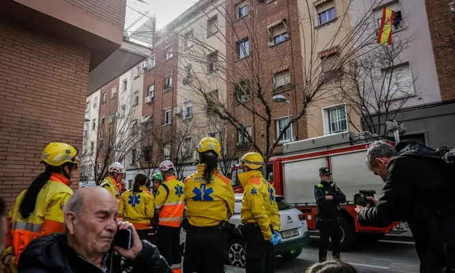 Se derrumba un edificio y buscan posibles víctimas en Badalona.