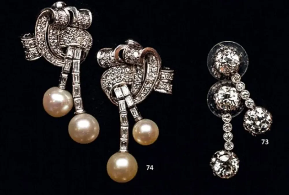 Algunas de las alhajas que serán subastadas en Castells