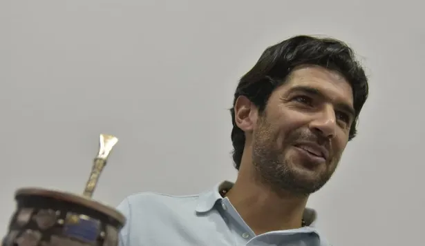 Qué fue de la vida de los 148 futbolistas que jugaron cuando debutó Abreu