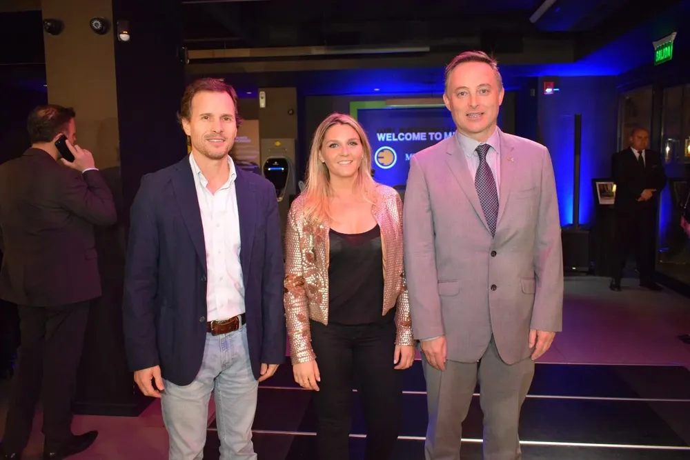 Pablo Etcheverry, Andrea Larralde e Ian Duddy