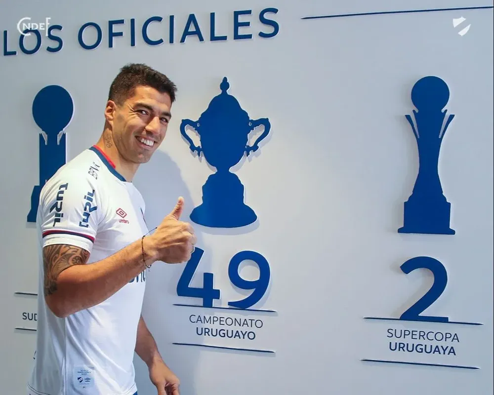 Nacional recurrió a la imagen de Luis Suárez para festejar el título de Liverpool ante Peñarol