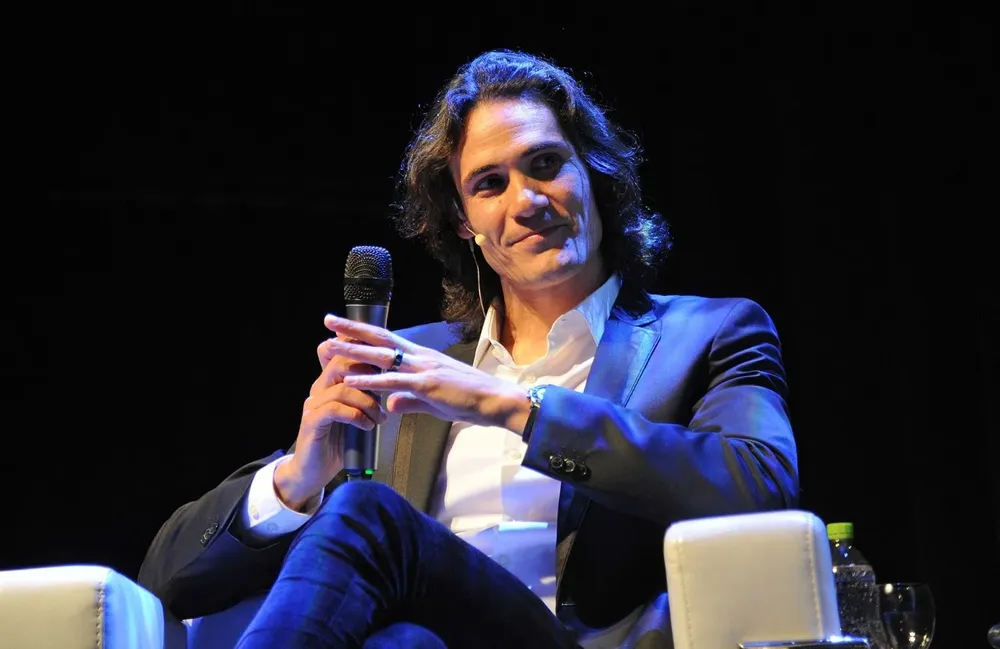 Edinson Cavani durante la presentación del proyecto
