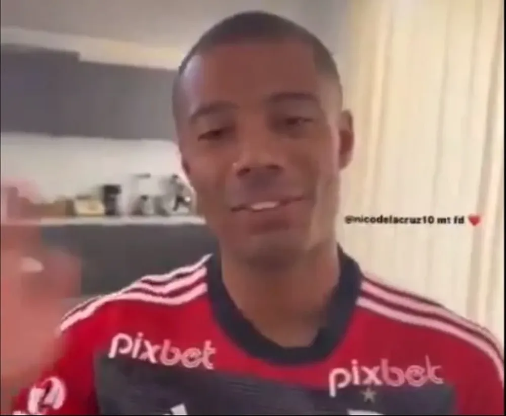 Nicolás de la Cruz con la camiseta de Flamengo