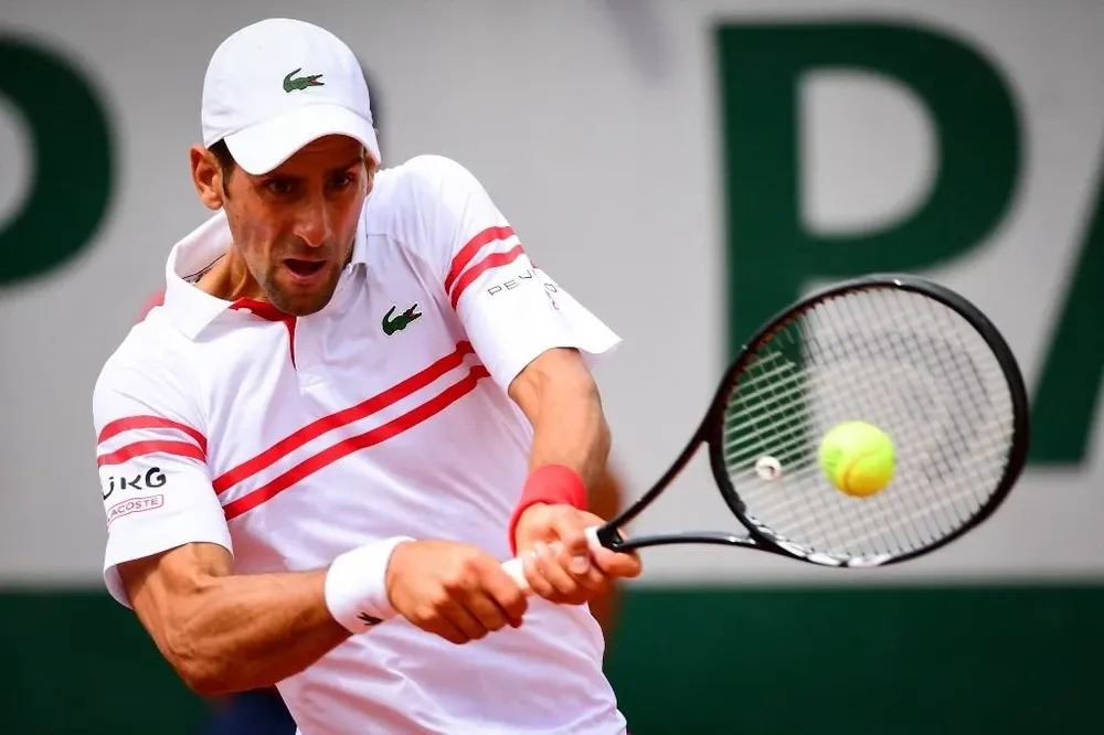 Djokovic le devuelve a Cuevas