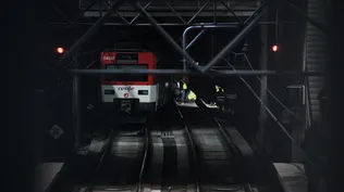 Un tren descarrilado en la estación de Puerta de Atocha-Almudena Grandes.