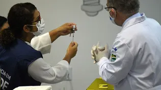 Centro vacunatorio en Brasil