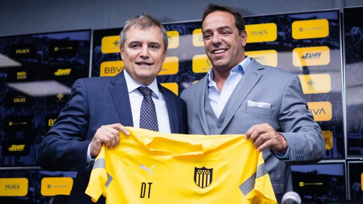 Ignacio Ruglio respaldó a Diego Aguirre como técnico de Peñarol pese al 