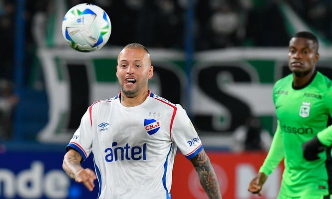 Nicolás López de Nacional ante Atlético Nacional por Copa Libertadores