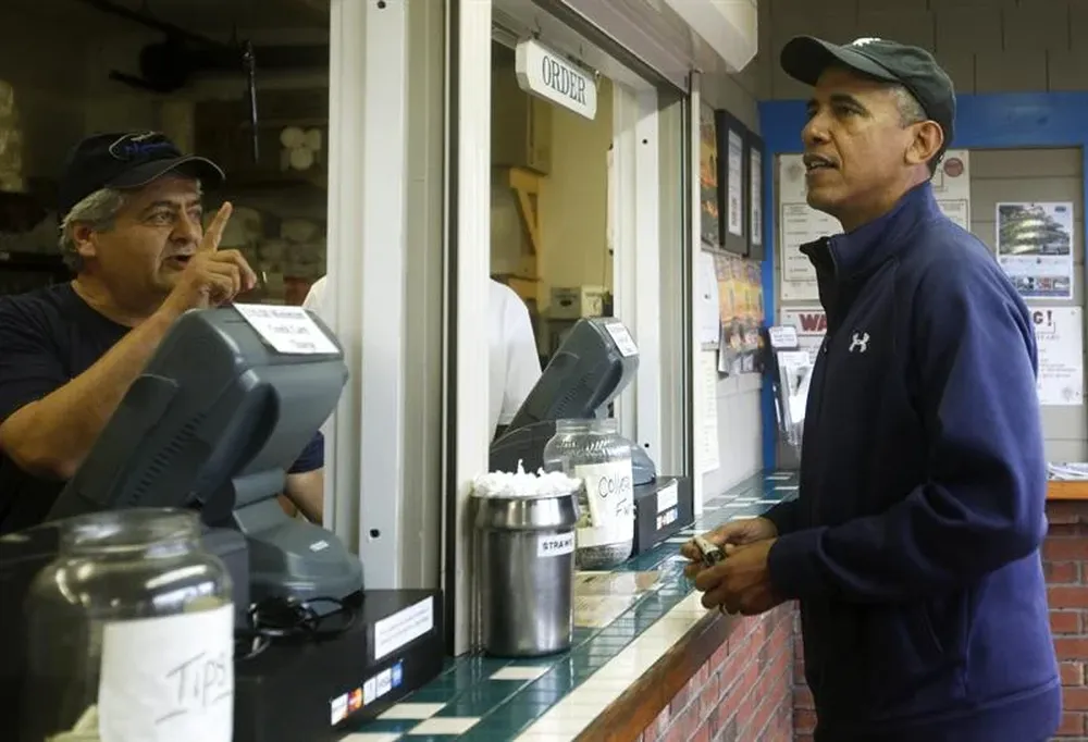 Obama elige su menú: Papas fritas, gambas fritas, ostras y aros de cebolla fritos
