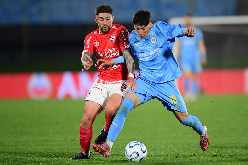 Santiago Arias y Esteban Obregón en el Estadio Centenario