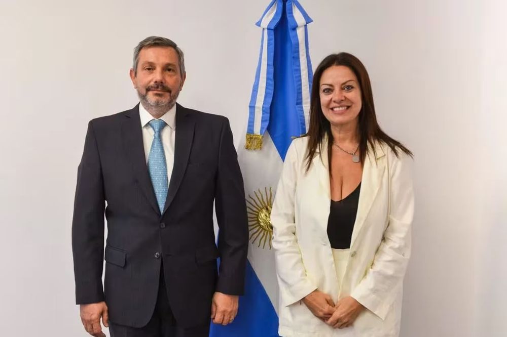 El director de ANSES, Mariano de los Heros, junto a la ministra de Capital Humano, Sandra Pettovello