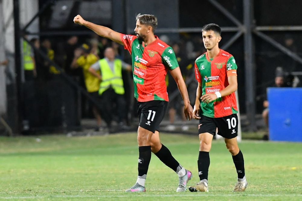 Gastón Ramírez festeja el 1-0 de Boston River ante Peñarol Gastón Ramírez festeja el 1-0 de Boston River ante Peñarol