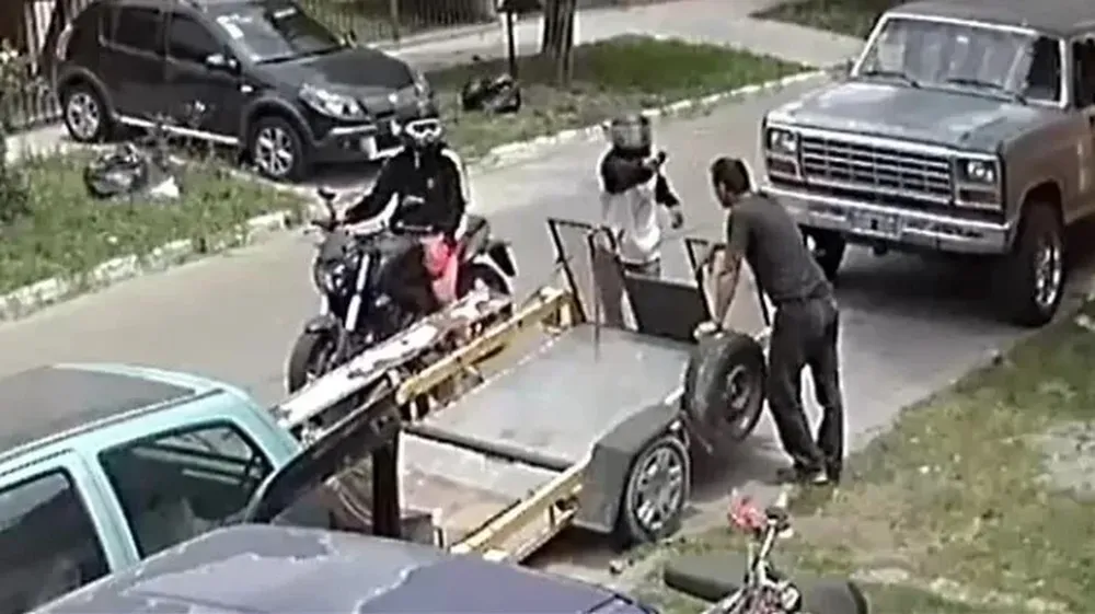 Nadie los reconoce: el caso de los sicarios que balearon a un mecánico en Temperley