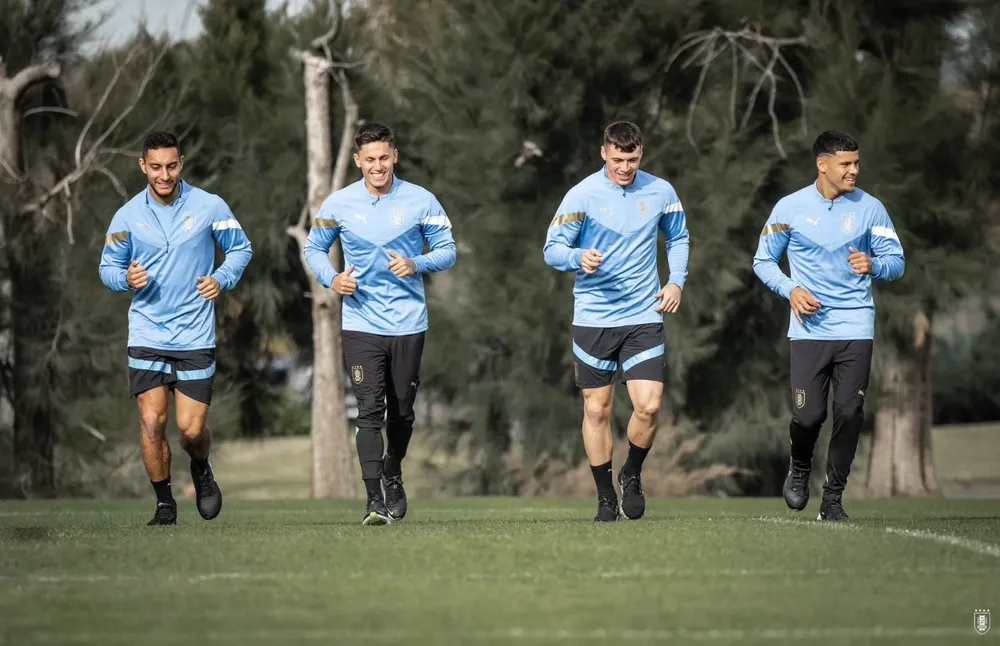 Viñas en uno de los entrenamientos de la selección