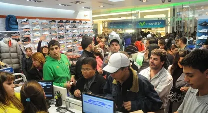 Los shoppings se colmaron en el fin de semana de descuentos