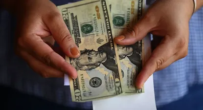 El dólar blue disminuyó en 5%, por lo que A$ 1.000 cotizan a US$ 3,7.