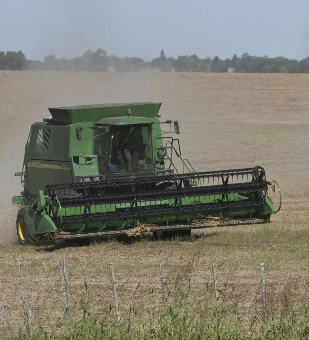 El agro importa prácticamente el 100% de la maquinara agrícola