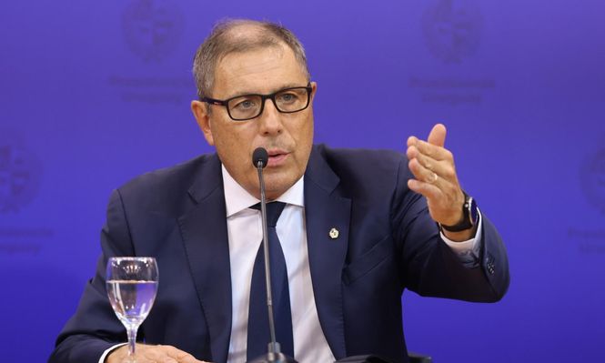 El ministro de Economía Gabriel Oddone en la conferencia de prensa