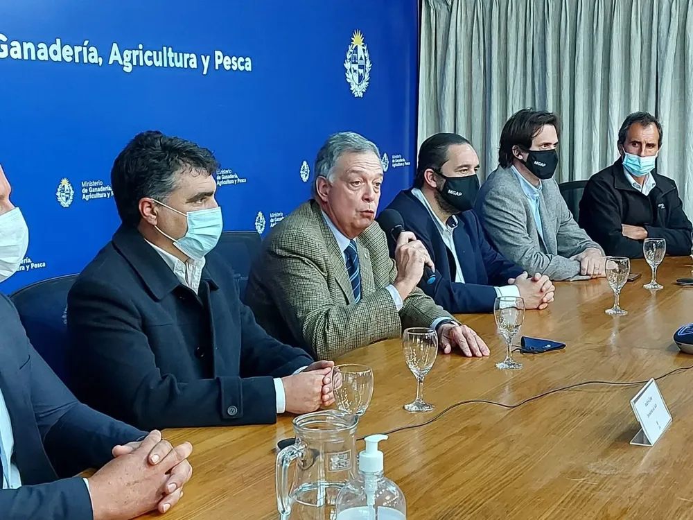 Integrantes del MGAP, la Intendencia de Salto y de la gremial Salto Hortícola hablaron sobre la Central Hortícola del Norte.