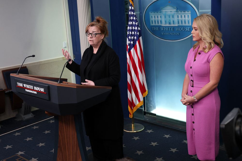 Karoline Leavitt dio su conferencia de prensa junto a la madre de Rachel Morin
