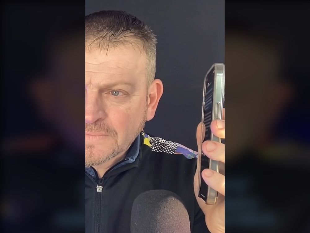 David Hosting, en pleno diálogo con el chatbot.