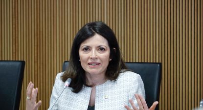 La ministra Imma Tor durante su comparecencia en el Consell General (Europapress).