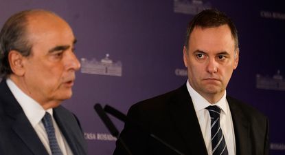 Manuel Adorni reemplaza a Guillermo Francos como jefe de Gabinete tras su renuncia por disputas internas