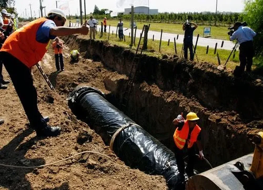 Foto de archivo, línea de bombeo de OSE. Las zonas más afectadas este miércoles son Centro, Tres Cruces, 8 de Octubre