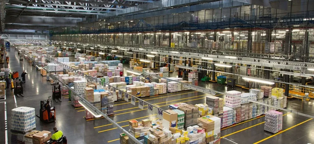 Encuentra trabajo sin importar tu edad y tu experiencia en la empresa más famosa de España.