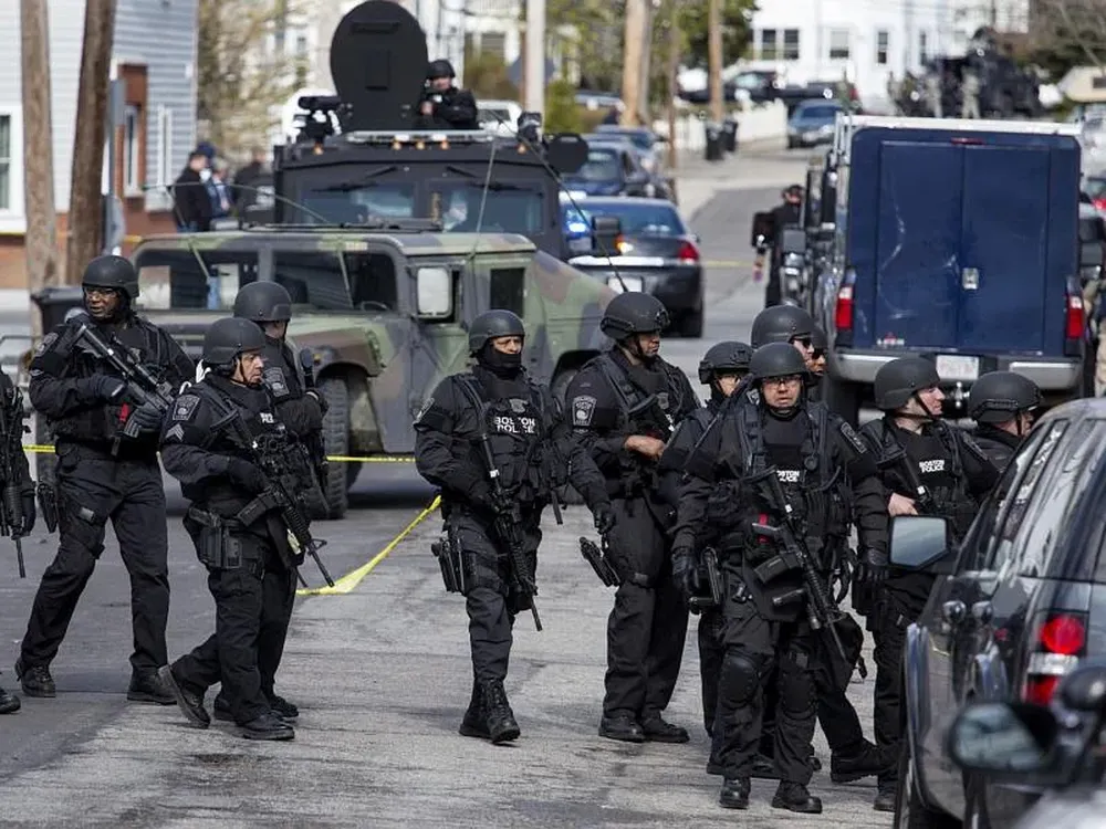 La policía registra varias casas