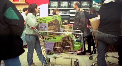 El financiamiento al consumo completó un trimestre de caída