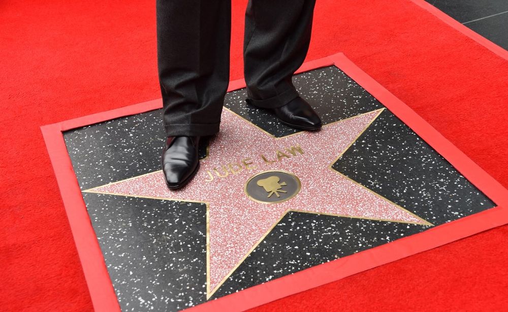 Jude Law reveló una estrella en su nombre en el emblemático Paseo de la Fama de Hollywood