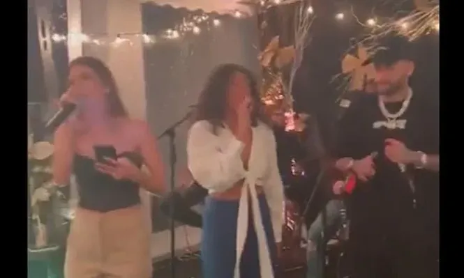 Neymar cantando en una fiesta