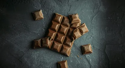 el nuevo color del chocolate no es ni blanco ni negro ni con leche, sino polemico