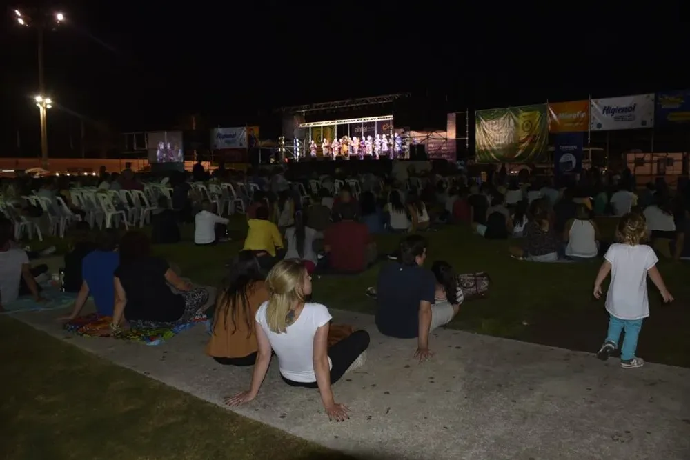 Hoy en el Velódromo Municipal el primer conjunto actuará a las 20.15.