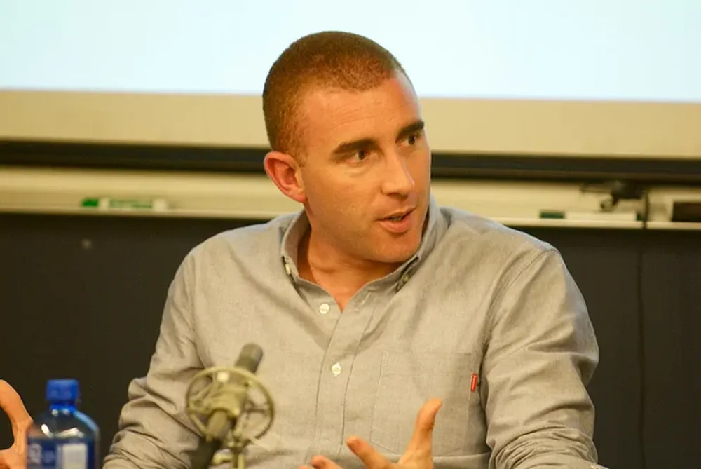 Matt Mason, director ejecutivo de marketing de la empresa, dijo: Estamos viendo que la gente pasa de consumir contenidos en BitTorrent a pagar por ellos