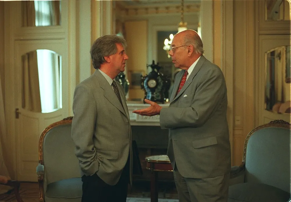 Jorge Batlle recibe a Tabaré Vázquez en la Residencia de Suárez y Reyes