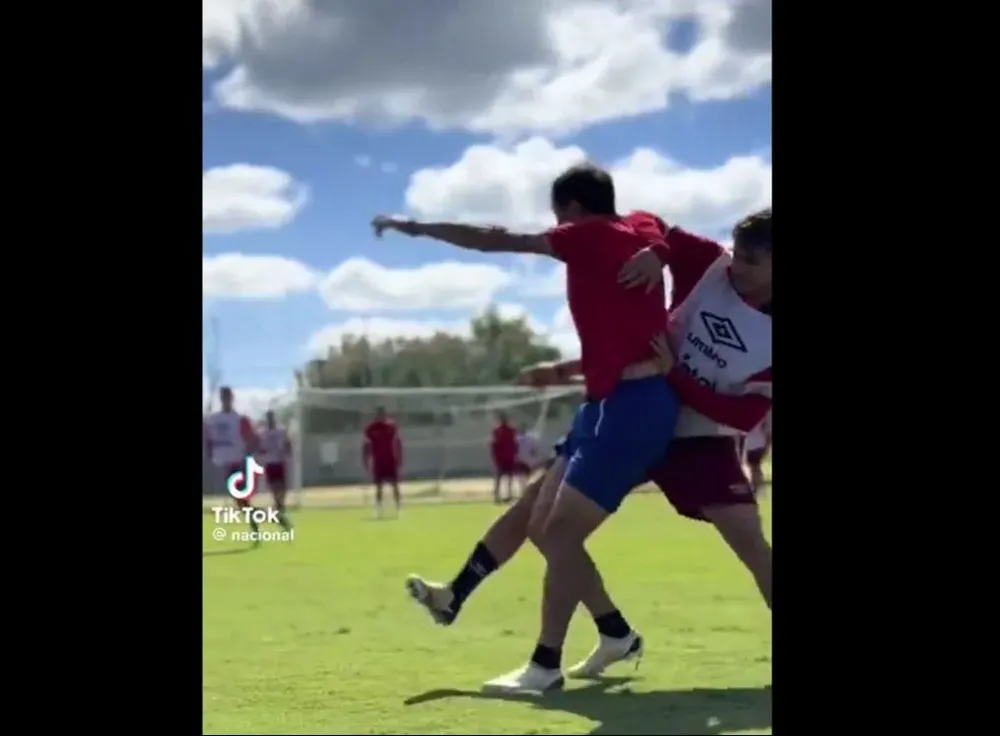 El revolcón de Jeremia Recoba a su padre Álvaro Recoba