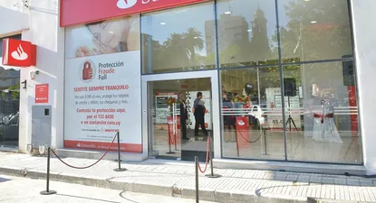 El nuevo edificio está ubicado en la calle Eusebio Giménez 723, frente a la plaza Independencia